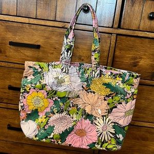 Vera Bradley tote bag